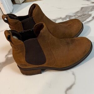 UGG Men's Tan Leather Ankle Boots